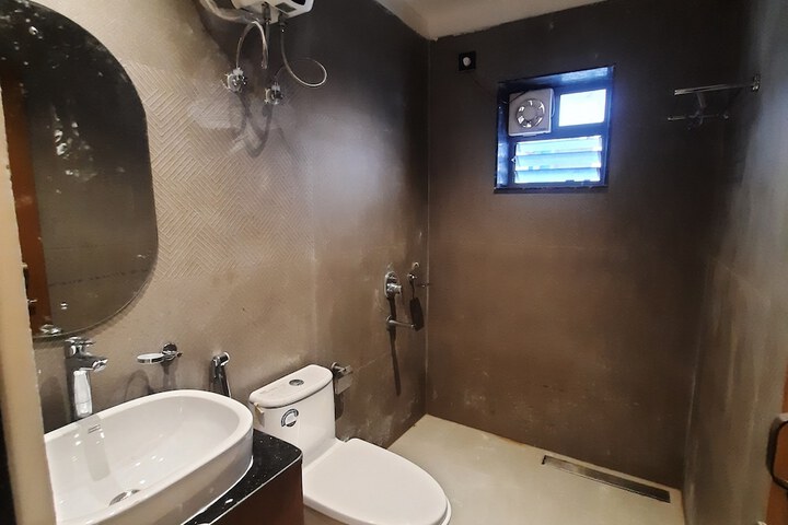 Room 34 of 39