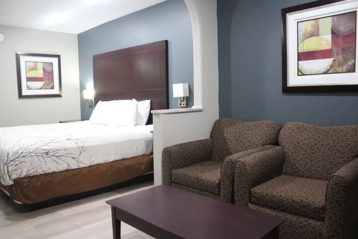 Room 4 of 27