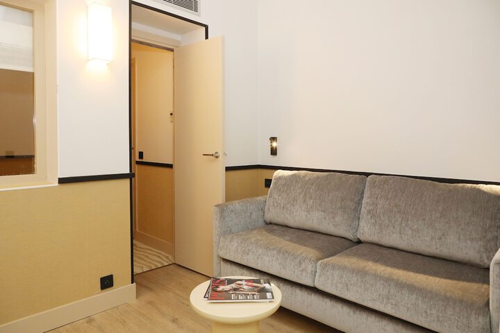 Room 23 of 46