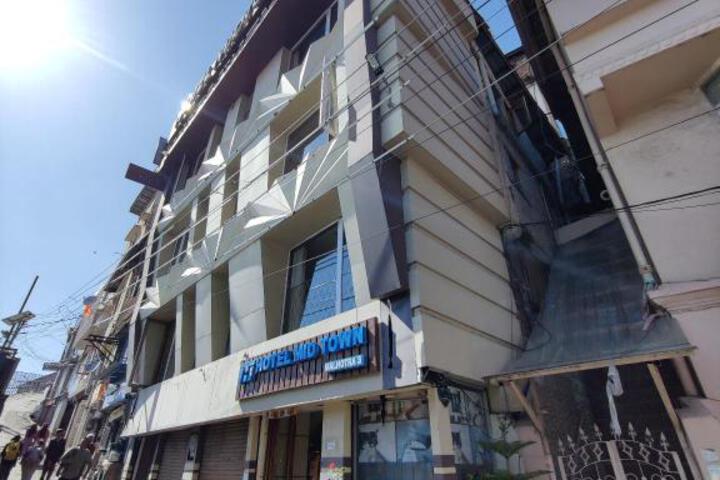 Hotel Midtown Malhotras