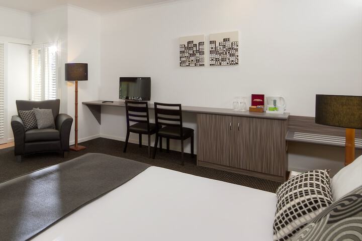 Room 7 of 48