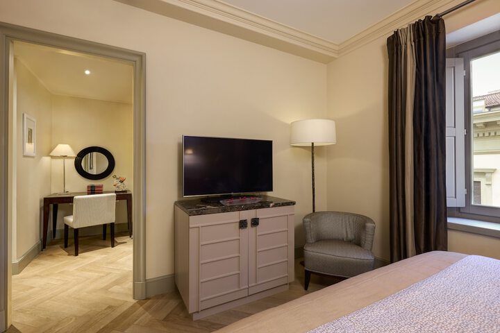 Room 25 of 107