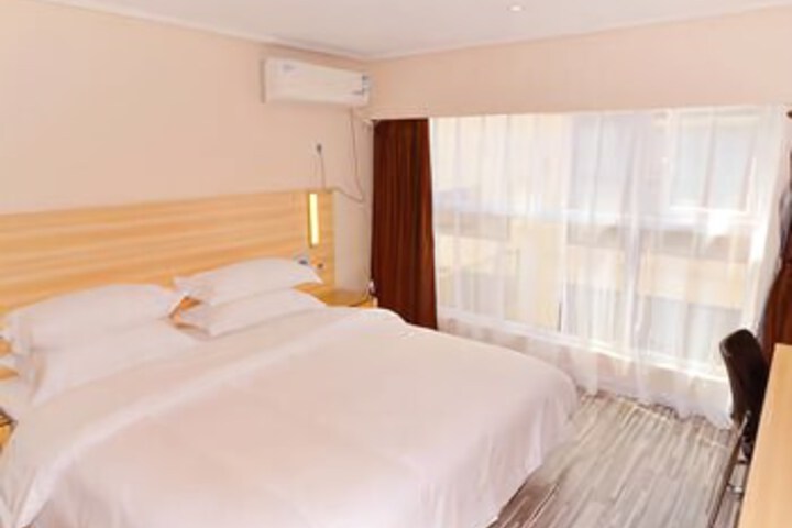 Room 3 of 9