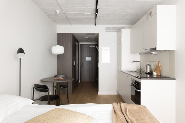 Room 44 of 173
