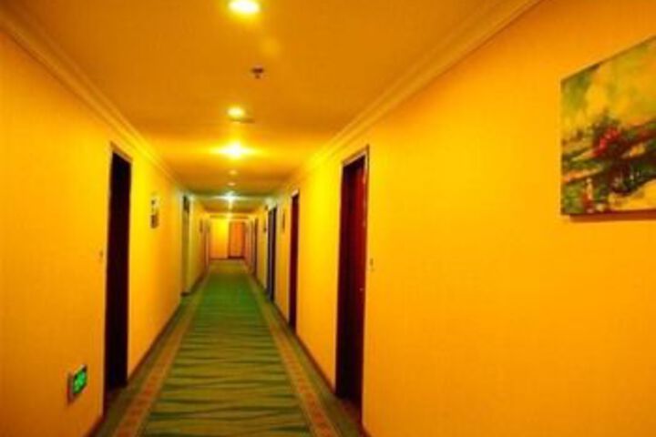 Ballroom/Hall 24 of 29