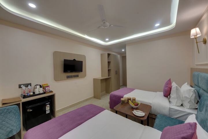 Room 25 of 48