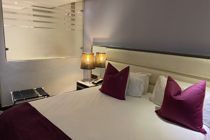 Room 32 of 113