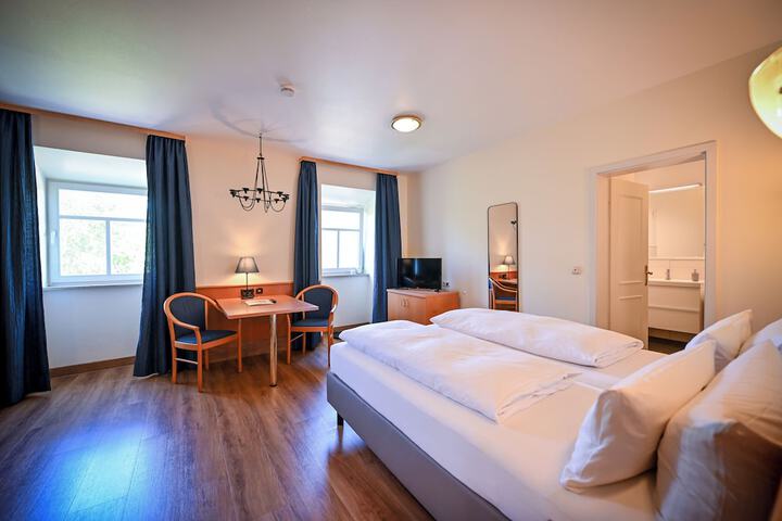 Room 15 of 51