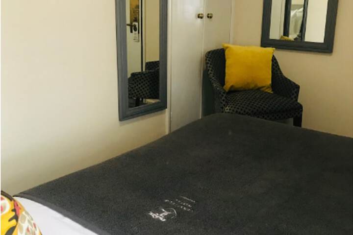 Room 12 of 73