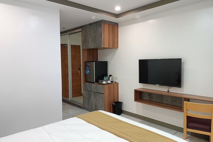 Room 9 of 20