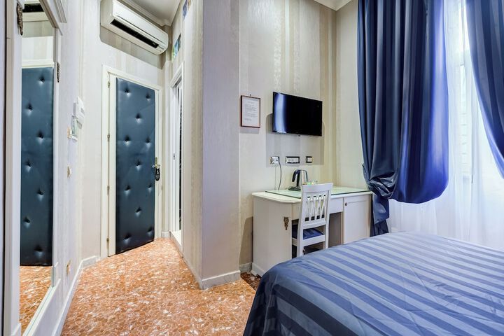 Room 19 of 106