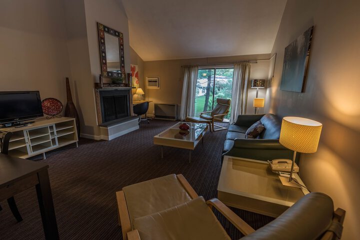 2 Queen Beds Ground Floor Main Building (17 of 17)