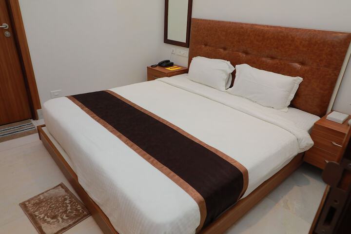 Room 10 of 21