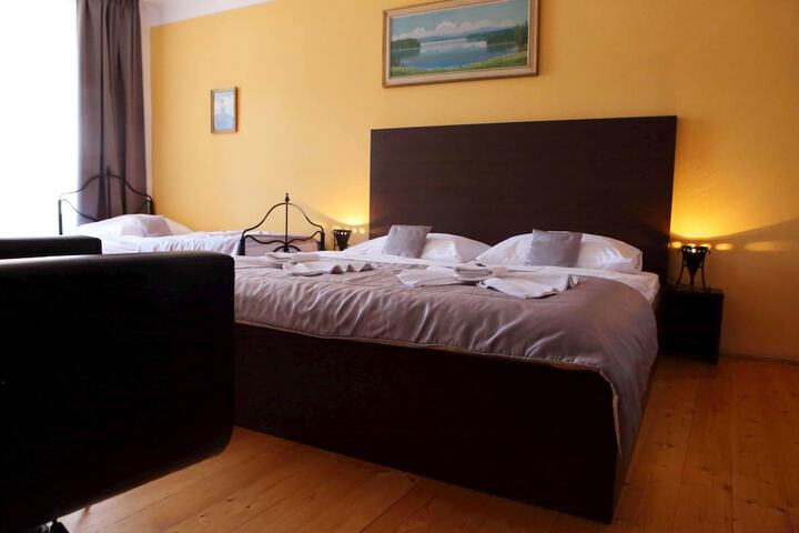 Room 19 of 74