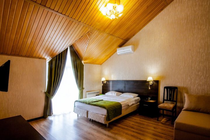 Room 6 of 36