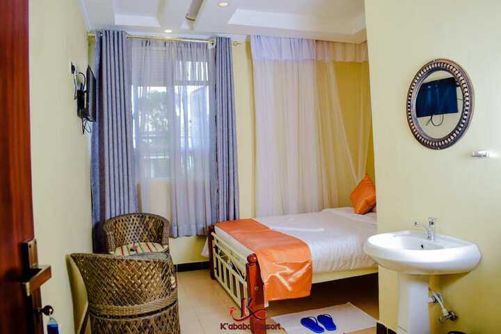 Room 3 of 25
