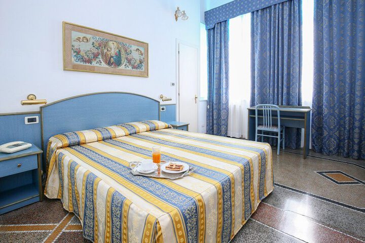 Room 3 of 46