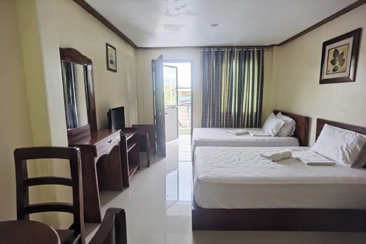 Room 12 of 34