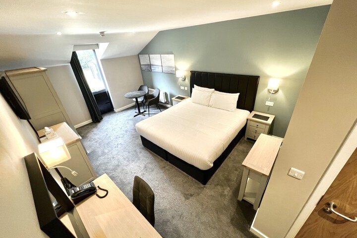 Room 15 of 116