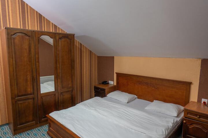 Room 6 of 22