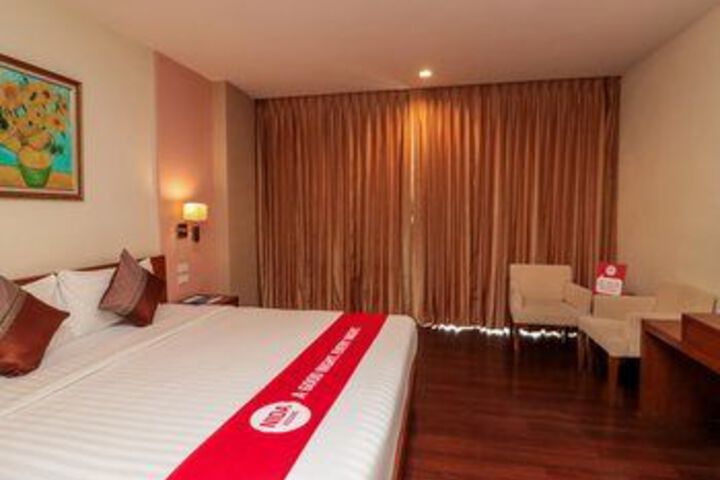 Room 16 of 76