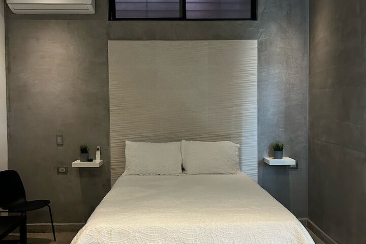 Room 28 of 85