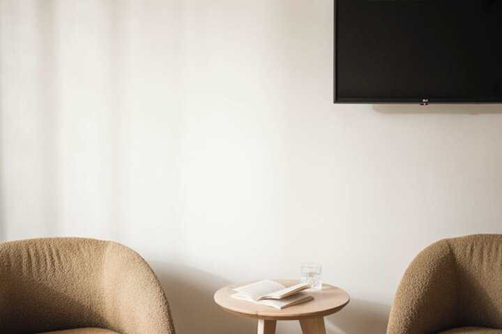 Room 28 of 107