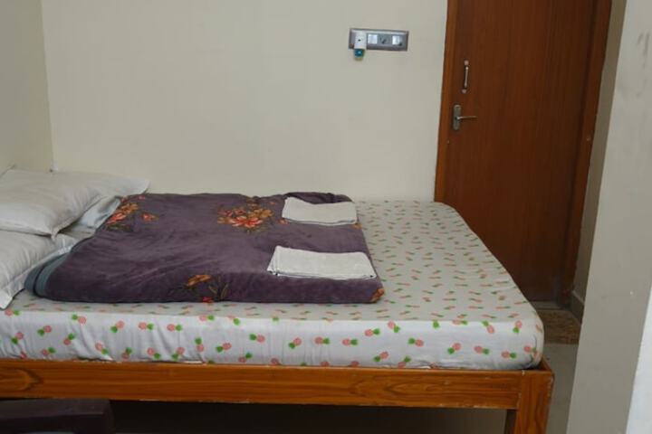 Room 19 of 84