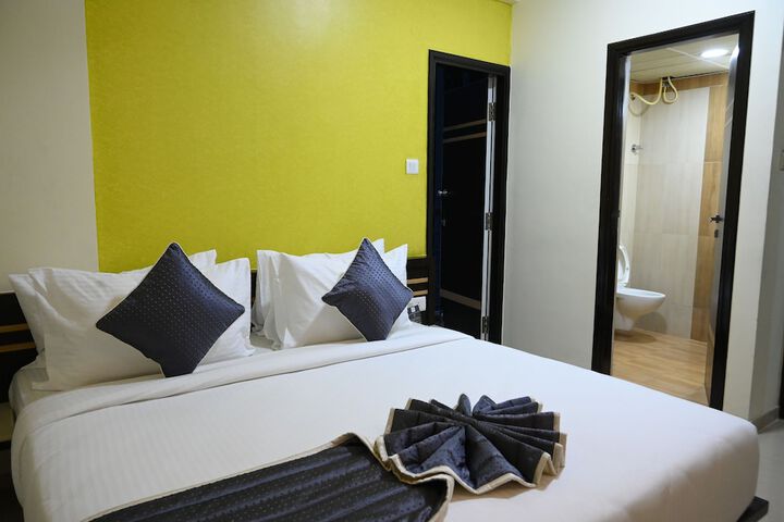 Room 4 of 20