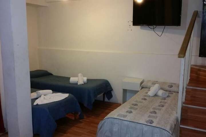 Room 9 of 33
