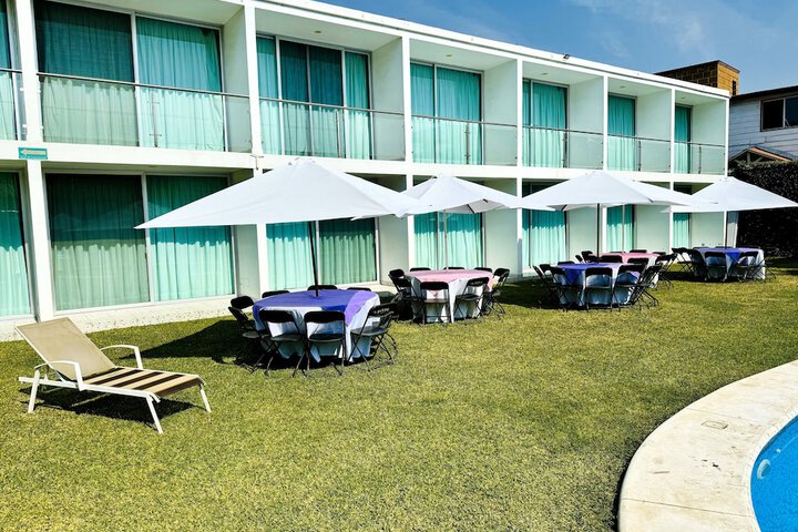 Hotel Exterior 32 of 41