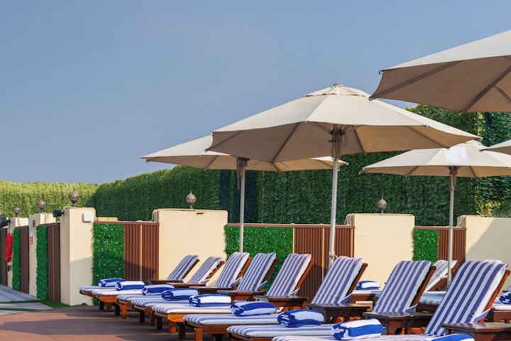 Hotel with Pool