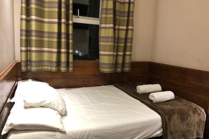 Room 7 of 50