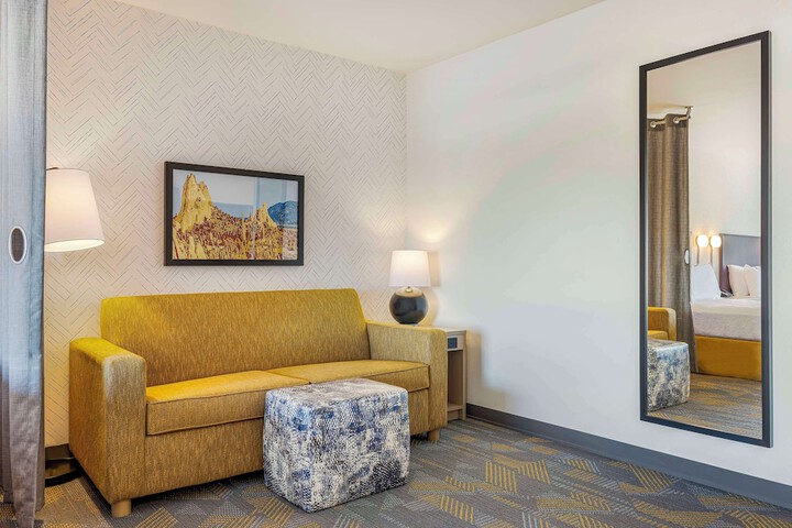 Room 22 of 46