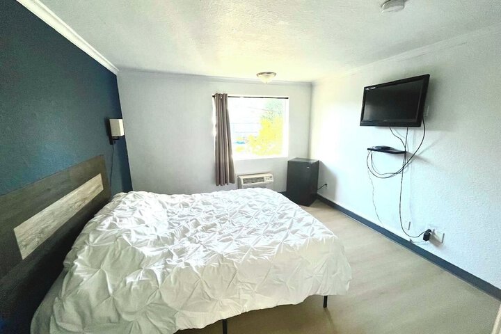 Room 12 of 24