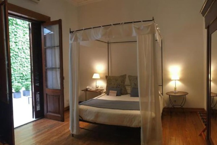 Room 7 of 33