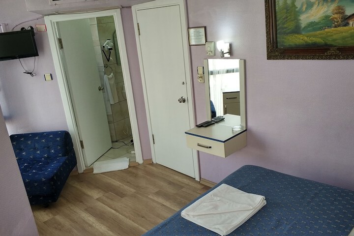 Room 22 of 39