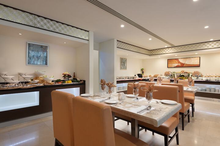 Dining 52 of 66