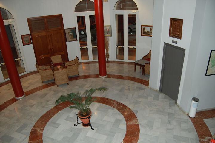Entrance & Lobby