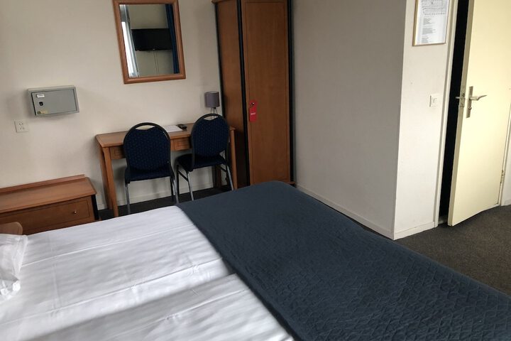 Room 14 of 51