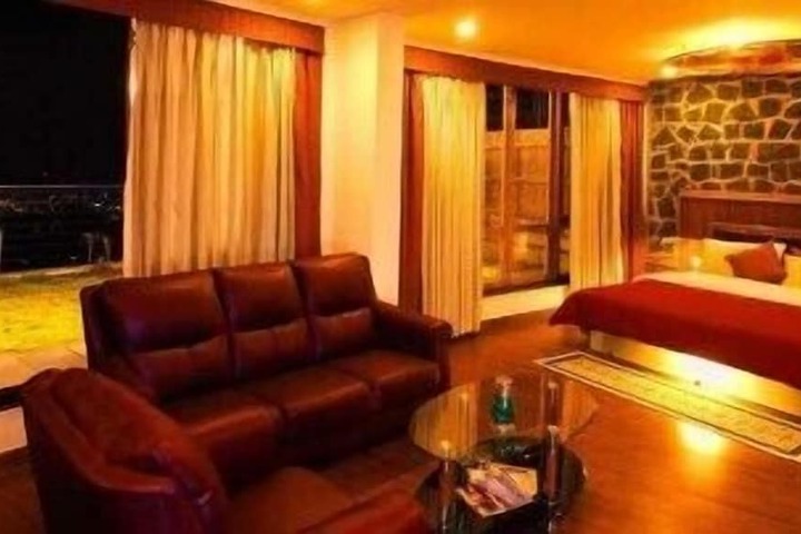 Room 6 of 51
