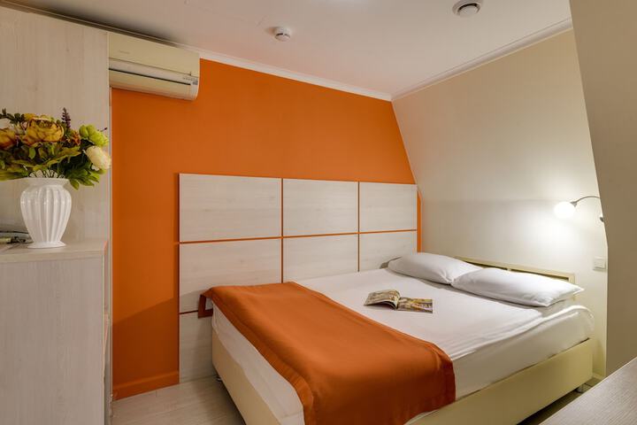 Room 47 of 95