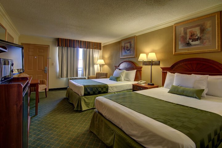 2 Queen Beds (4 of 16)