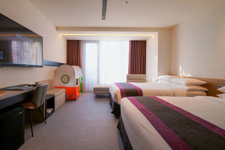 Room 15 of 92