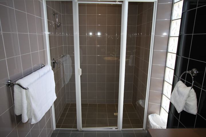 Room 3 of 47
