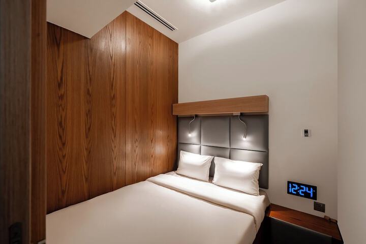Room 5 of 22