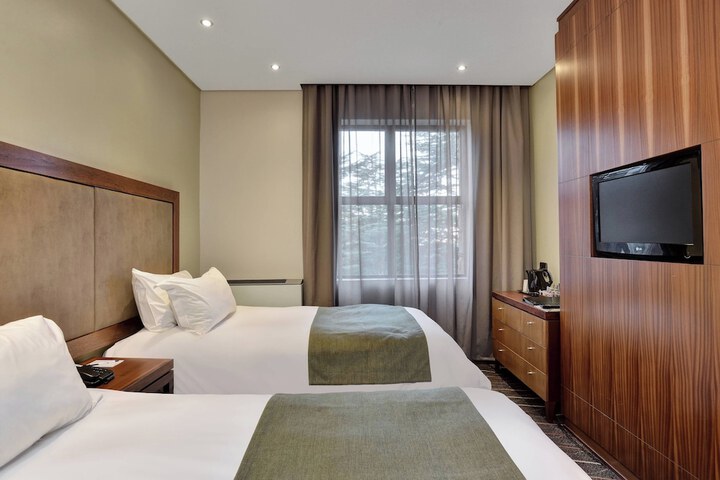 Room 40 of 102