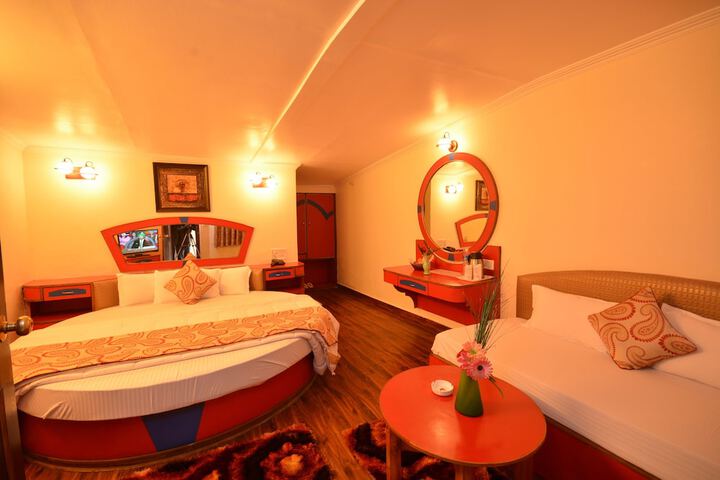 Room 14 of 22