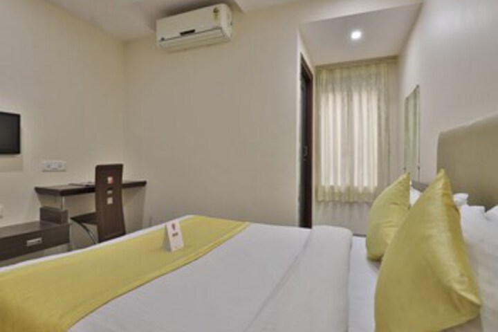 Room 9 of 20