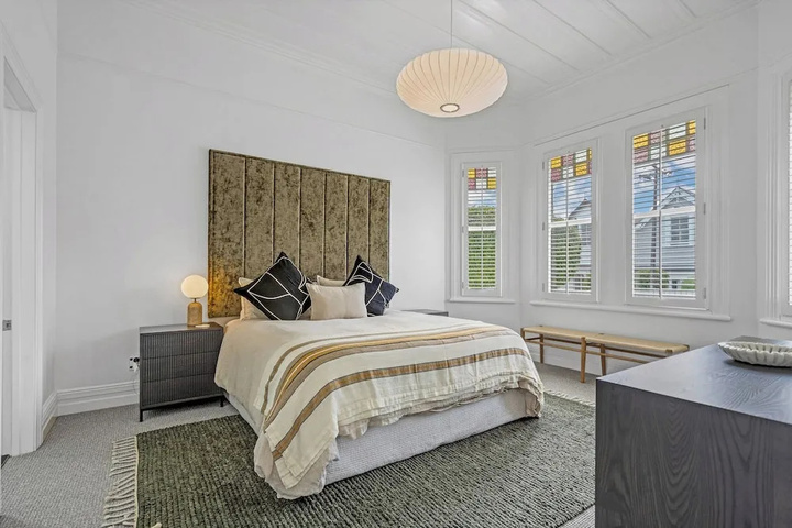 Room 5 of 20